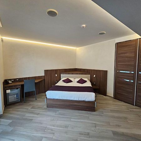 Mito Hotel Chatillon Exterior photo